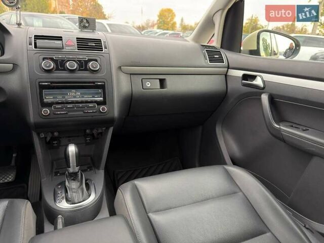 Желтый Фольксваген Туран, объемом двигателя 2 л и пробегом 262 тыс. км за 10800 $, фото 26 на Automoto.ua