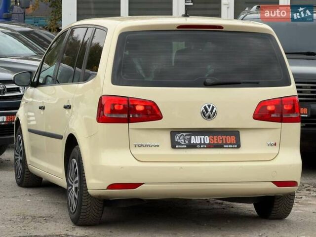 Желтый Фольксваген Туран, объемом двигателя 2 л и пробегом 262 тыс. км за 10800 $, фото 10 на Automoto.ua