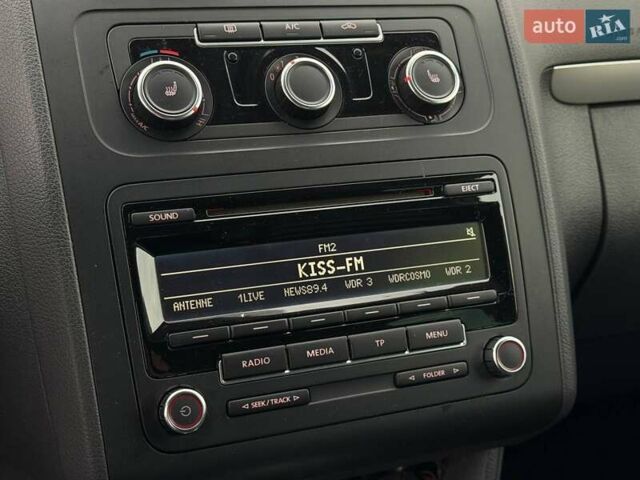 Желтый Фольксваген Туран, объемом двигателя 2 л и пробегом 262 тыс. км за 10800 $, фото 20 на Automoto.ua