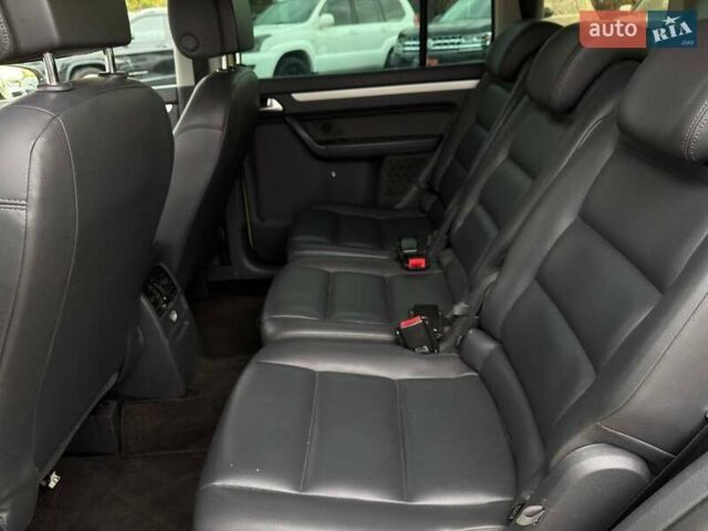 Желтый Фольксваген Туран, объемом двигателя 2 л и пробегом 262 тыс. км за 10800 $, фото 22 на Automoto.ua