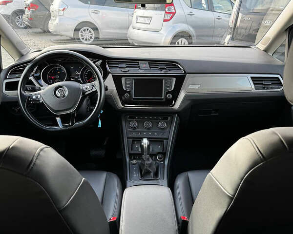 Желтый Фольксваген Туран, объемом двигателя 1.97 л и пробегом 288 тыс. км за 12900 $, фото 5 на Automoto.ua