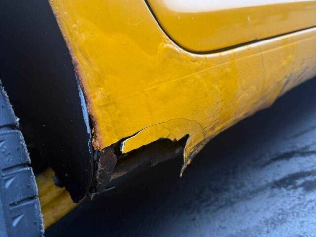 Желтый Фольксваген Туран, объемом двигателя 1.6 л и пробегом 3 тыс. км за 3000 $, фото 9 на Automoto.ua