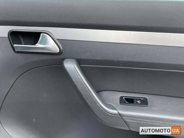 Серый Фольксваген Туран, объемом двигателя 1.4 л и пробегом 242 тыс. км за 7950 $, фото 20 на Automoto.ua