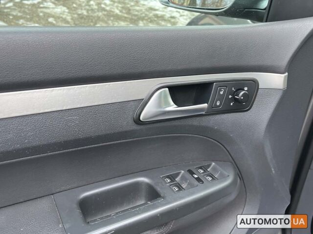 Серый Фольксваген Туран, объемом двигателя 1.4 л и пробегом 242 тыс. км за 7950 $, фото 6 на Automoto.ua