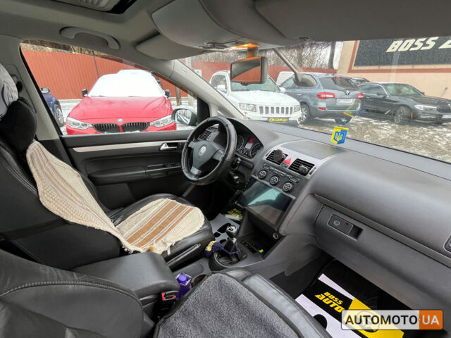 Серый Фольксваген Туран, объемом двигателя 1.4 л и пробегом 242 тыс. км за 7950 $, фото 21 на Automoto.ua