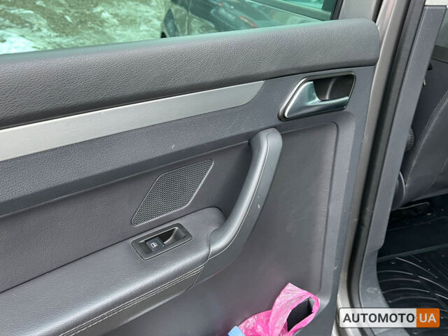 Серый Фольксваген Туран, объемом двигателя 1.4 л и пробегом 242 тыс. км за 7950 $, фото 10 на Automoto.ua