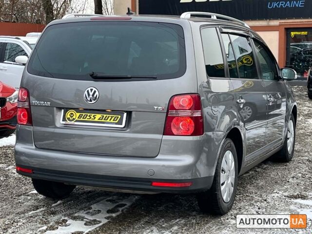 Серый Фольксваген Туран, объемом двигателя 1.4 л и пробегом 242 тыс. км за 7950 $, фото 5 на Automoto.ua