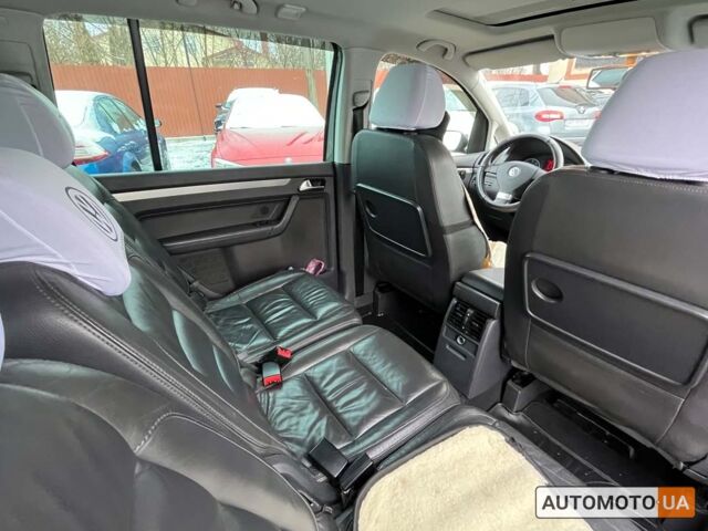 Серый Фольксваген Туран, объемом двигателя 1.4 л и пробегом 242 тыс. км за 7950 $, фото 19 на Automoto.ua