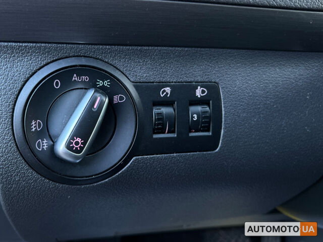 Серый Фольксваген Туран, объемом двигателя 1.6 л и пробегом 211 тыс. км за 11500 $, фото 18 на Automoto.ua