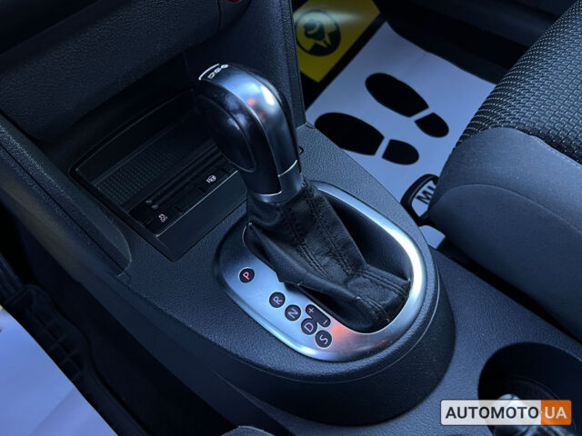 Серый Фольксваген Туран, объемом двигателя 1.6 л и пробегом 211 тыс. км за 11500 $, фото 19 на Automoto.ua