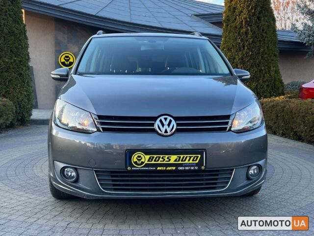Серый Фольксваген Туран, объемом двигателя 1.6 л и пробегом 211 тыс. км за 11500 $, фото 1 на Automoto.ua