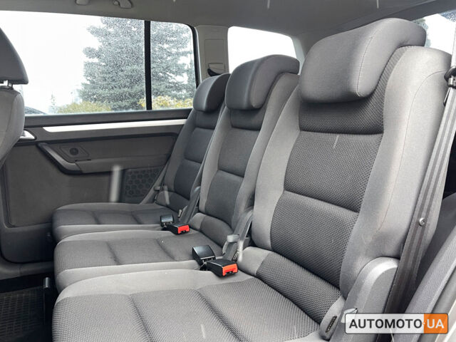 Серый Фольксваген Туран, объемом двигателя 1.4 л и пробегом 182 тыс. км за 9900 $, фото 9 на Automoto.ua