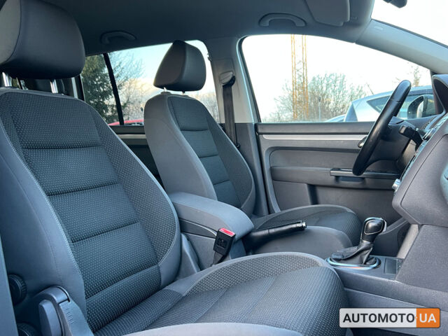 Серый Фольксваген Туран, объемом двигателя 1.6 л и пробегом 211 тыс. км за 11500 $, фото 8 на Automoto.ua