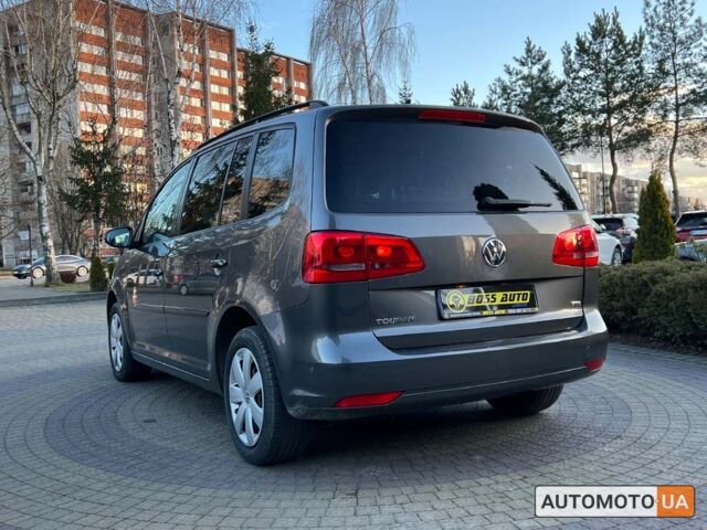 Серый Фольксваген Туран, объемом двигателя 1.6 л и пробегом 211 тыс. км за 11500 $, фото 4 на Automoto.ua