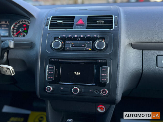 Серый Фольксваген Туран, объемом двигателя 1.6 л и пробегом 211 тыс. км за 11500 $, фото 10 на Automoto.ua