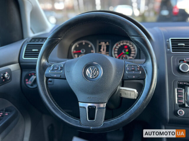 Серый Фольксваген Туран, объемом двигателя 1.6 л и пробегом 211 тыс. км за 11500 $, фото 14 на Automoto.ua