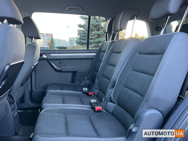 Серый Фольксваген Туран, объемом двигателя 1.6 л и пробегом 211 тыс. км за 11500 $, фото 11 на Automoto.ua