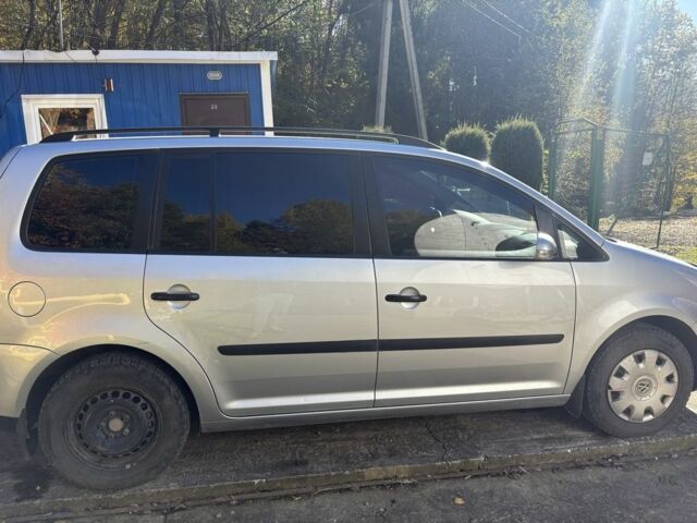 Серый Фольксваген Туран, объемом двигателя 1.6 л и пробегом 3 тыс. км за 5800 $, фото 3 на Automoto.ua