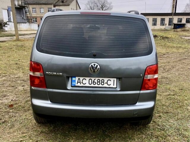 Серый Фольксваген Туран, объемом двигателя 2 л и пробегом 350 тыс. км за 5499 $, фото 5 на Automoto.ua