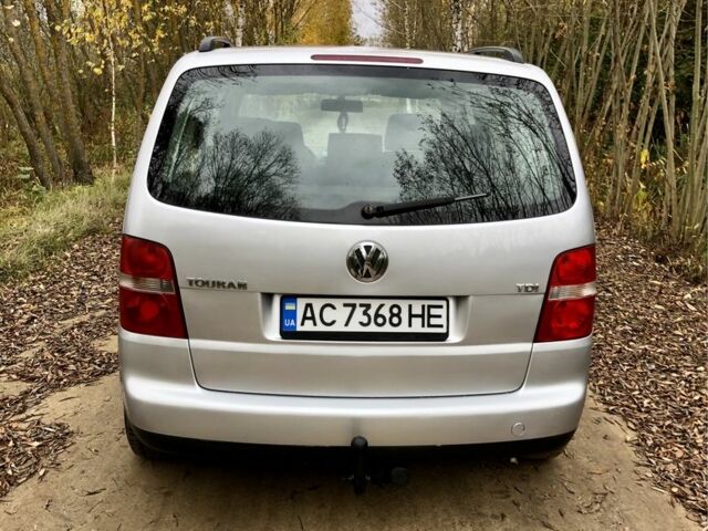Сірий Фольксваген Туран, об'ємом двигуна 1.9 л та пробігом 300 тис. км за 4999 $, фото 5 на Automoto.ua