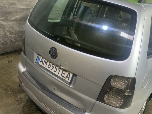 Серый Фольксваген Туран, объемом двигателя 1.6 л и пробегом 358 тыс. км за 4000 $, фото 4 на Automoto.ua