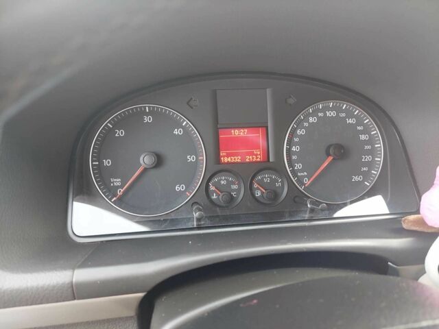 Сірий Фольксваген Туран, об'ємом двигуна 1.9 л та пробігом 185 тис. км за 7400 $, фото 9 на Automoto.ua