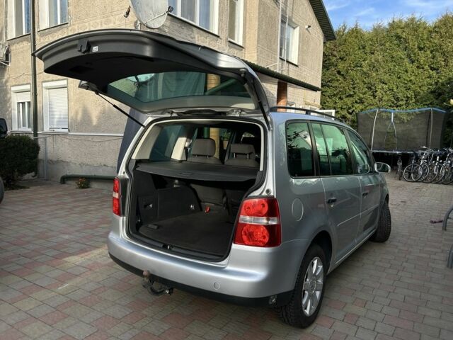 Серый Фольксваген Туран, объемом двигателя 1.6 л и пробегом 230 тыс. км за 5790 $, фото 4 на Automoto.ua