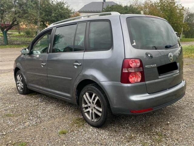 Серый Фольксваген Туран, объемом двигателя 2 л и пробегом 1000 тыс. км за 2900 $, фото 2 на Automoto.ua