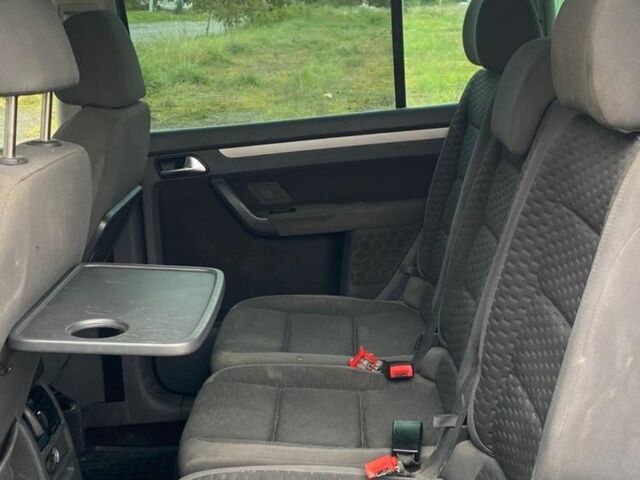 Серый Фольксваген Туран, объемом двигателя 2 л и пробегом 1000 тыс. км за 2900 $, фото 7 на Automoto.ua