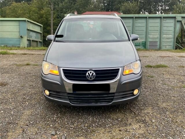 Серый Фольксваген Туран, объемом двигателя 2 л и пробегом 1000 тыс. км за 2900 $, фото 6 на Automoto.ua