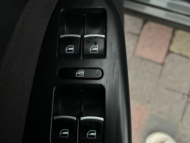 Сірий Фольксваген Туран, об'ємом двигуна 1.6 л та пробігом 205 тис. км за 10500 $, фото 17 на Automoto.ua