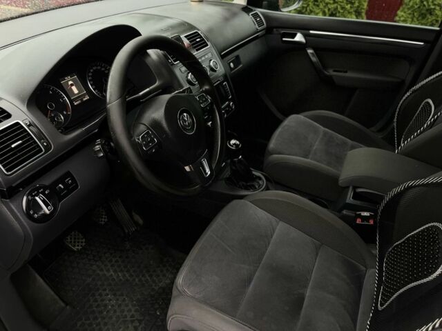 Сірий Фольксваген Туран, об'ємом двигуна 1.6 л та пробігом 205 тис. км за 10500 $, фото 11 на Automoto.ua