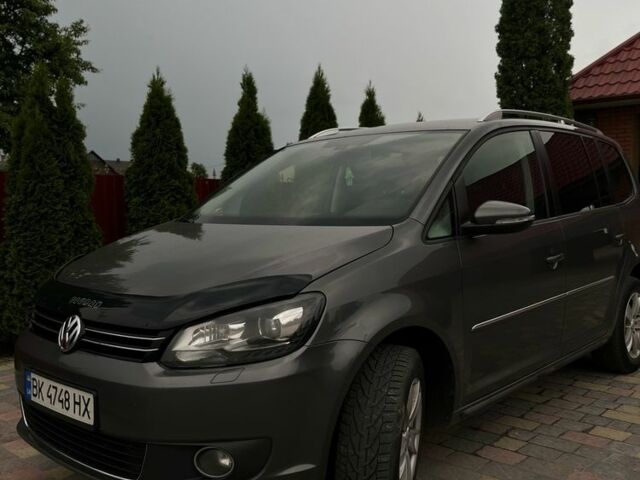 Сірий Фольксваген Туран, об'ємом двигуна 1.6 л та пробігом 205 тис. км за 10500 $, фото 2 на Automoto.ua