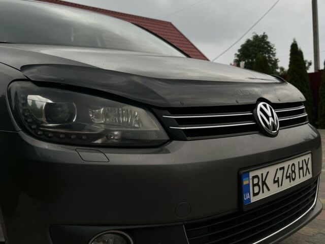 Сірий Фольксваген Туран, об'ємом двигуна 1.6 л та пробігом 205 тис. км за 10500 $, фото 1 на Automoto.ua