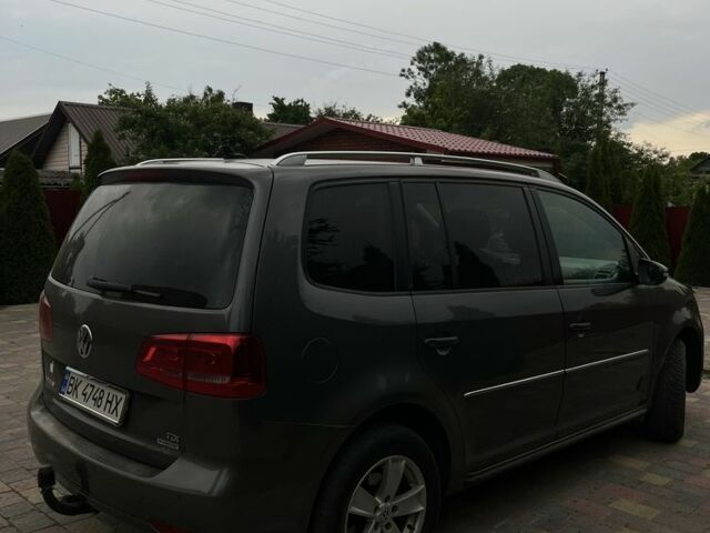 Сірий Фольксваген Туран, об'ємом двигуна 1.6 л та пробігом 205 тис. км за 10500 $, фото 5 на Automoto.ua