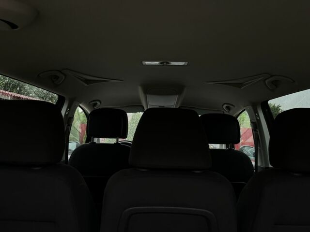 Сірий Фольксваген Туран, об'ємом двигуна 1.6 л та пробігом 205 тис. км за 10500 $, фото 7 на Automoto.ua