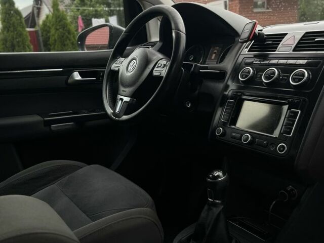 Сірий Фольксваген Туран, об'ємом двигуна 1.6 л та пробігом 205 тис. км за 10500 $, фото 18 на Automoto.ua