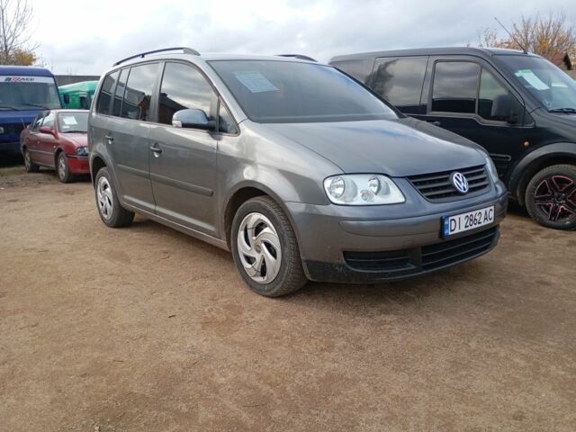 Сірий Фольксваген Туран, об'ємом двигуна 1.6 л та пробігом 311 тис. км за 5500 $, фото 1 на Automoto.ua