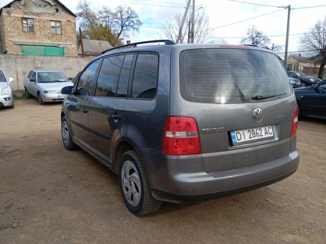 Сірий Фольксваген Туран, об'ємом двигуна 1.6 л та пробігом 311 тис. км за 5500 $, фото 3 на Automoto.ua