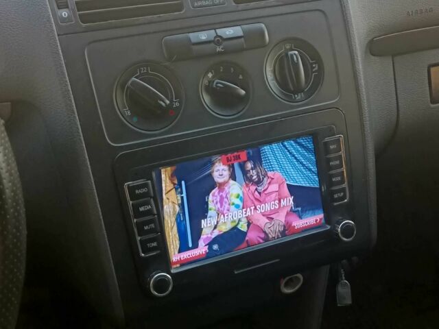 Серый Фольксваген Туран, объемом двигателя 1.6 л и пробегом 210 тыс. км за 4500 $, фото 11 на Automoto.ua