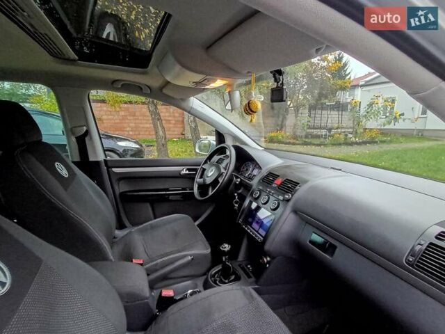 Серый Фольксваген Туран, объемом двигателя 1.6 л и пробегом 146 тыс. км за 4800 $, фото 12 на Automoto.ua