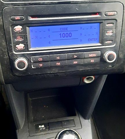 Серый Фольксваген Туран, объемом двигателя 1.9 л и пробегом 231 тыс. км за 2700 $, фото 5 на Automoto.ua