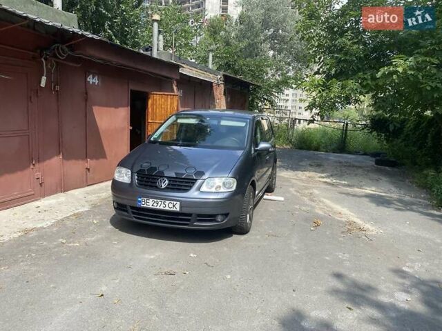 Серый Фольксваген Туран, объемом двигателя 1.6 л и пробегом 270 тыс. км за 5100 $, фото 5 на Automoto.ua