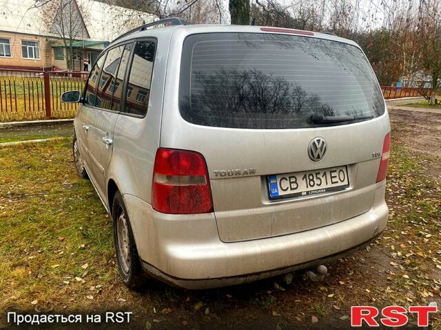 Серый Фольксваген Туран, объемом двигателя 1.9 л и пробегом 365 тыс. км за 5500 $, фото 5 на Automoto.ua