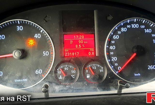 Серый Фольксваген Туран, объемом двигателя 1.9 л и пробегом 231 тыс. км за 2700 $, фото 4 на Automoto.ua