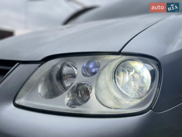 Серый Фольксваген Туран, объемом двигателя 1.9 л и пробегом 290 тыс. км за 4600 $, фото 15 на Automoto.ua