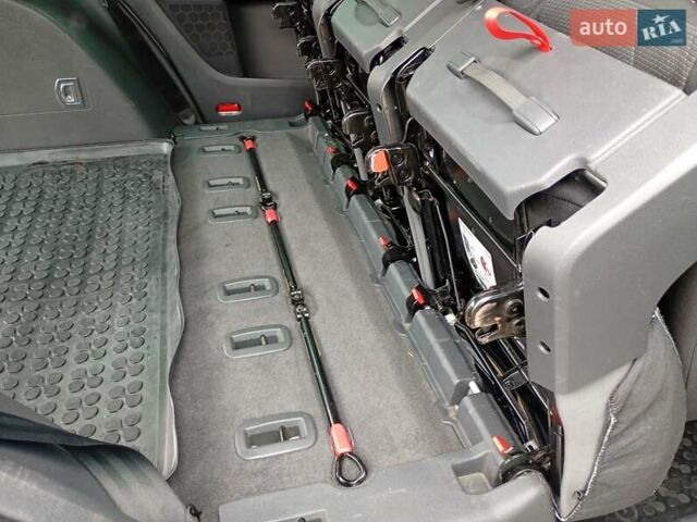 Серый Фольксваген Туран, объемом двигателя 1.6 л и пробегом 146 тыс. км за 4800 $, фото 16 на Automoto.ua