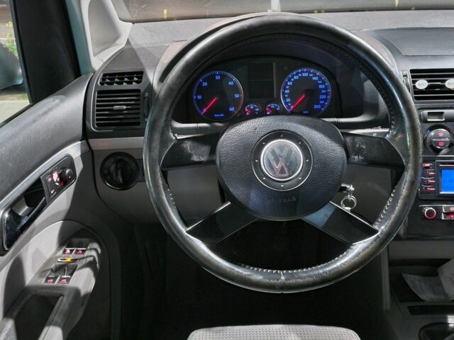 Серый Фольксваген Туран, объемом двигателя 0 л и пробегом 467 тыс. км за 2568 $, фото 4 на Automoto.ua