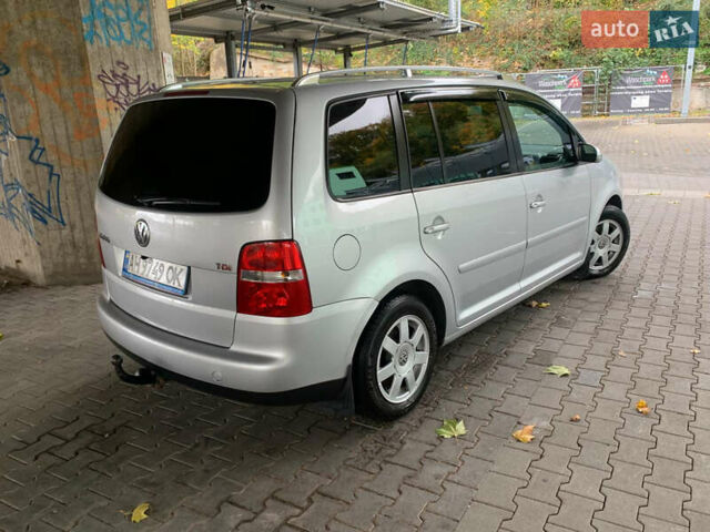 Серый Фольксваген Туран, объемом двигателя 2 л и пробегом 298 тыс. км за 6750 $, фото 8 на Automoto.ua