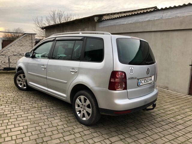 Серый Фольксваген Туран, объемом двигателя 2 л и пробегом 380 тыс. км за 5700 $, фото 4 на Automoto.ua